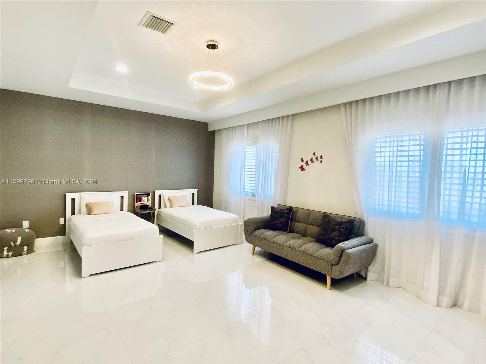 GOLDEN ISLES SEC A REV PL - Residential Lease