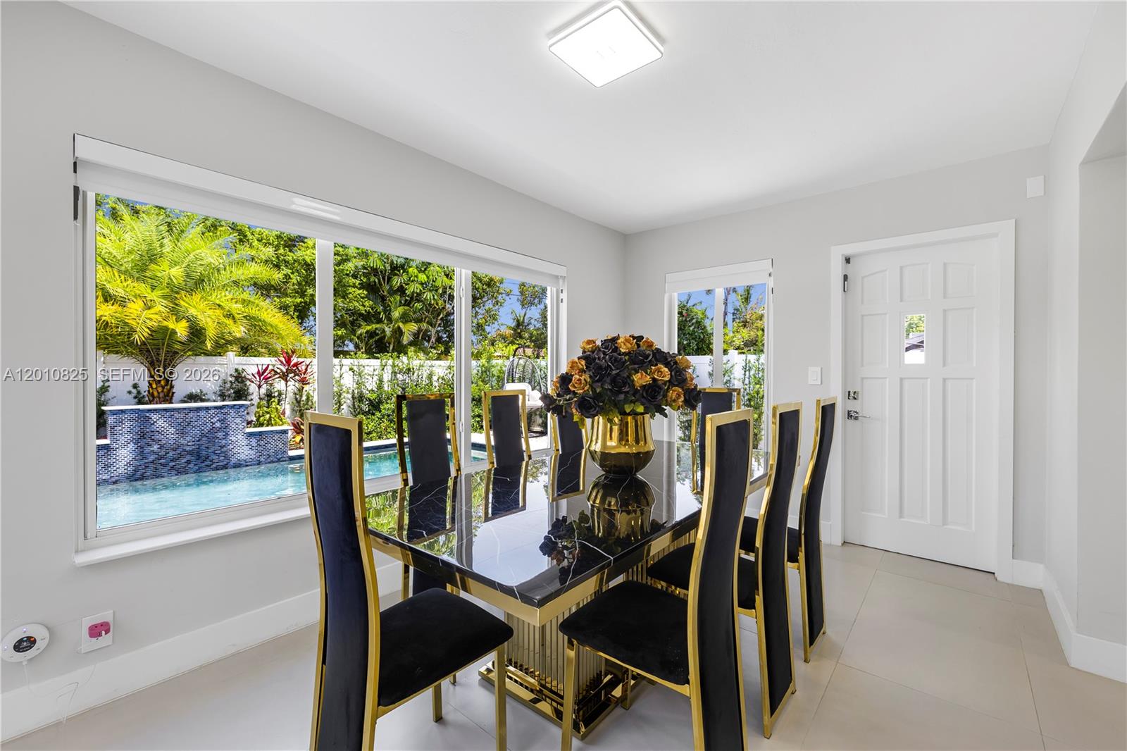 COUNTRY CLUB HOMES - Residential