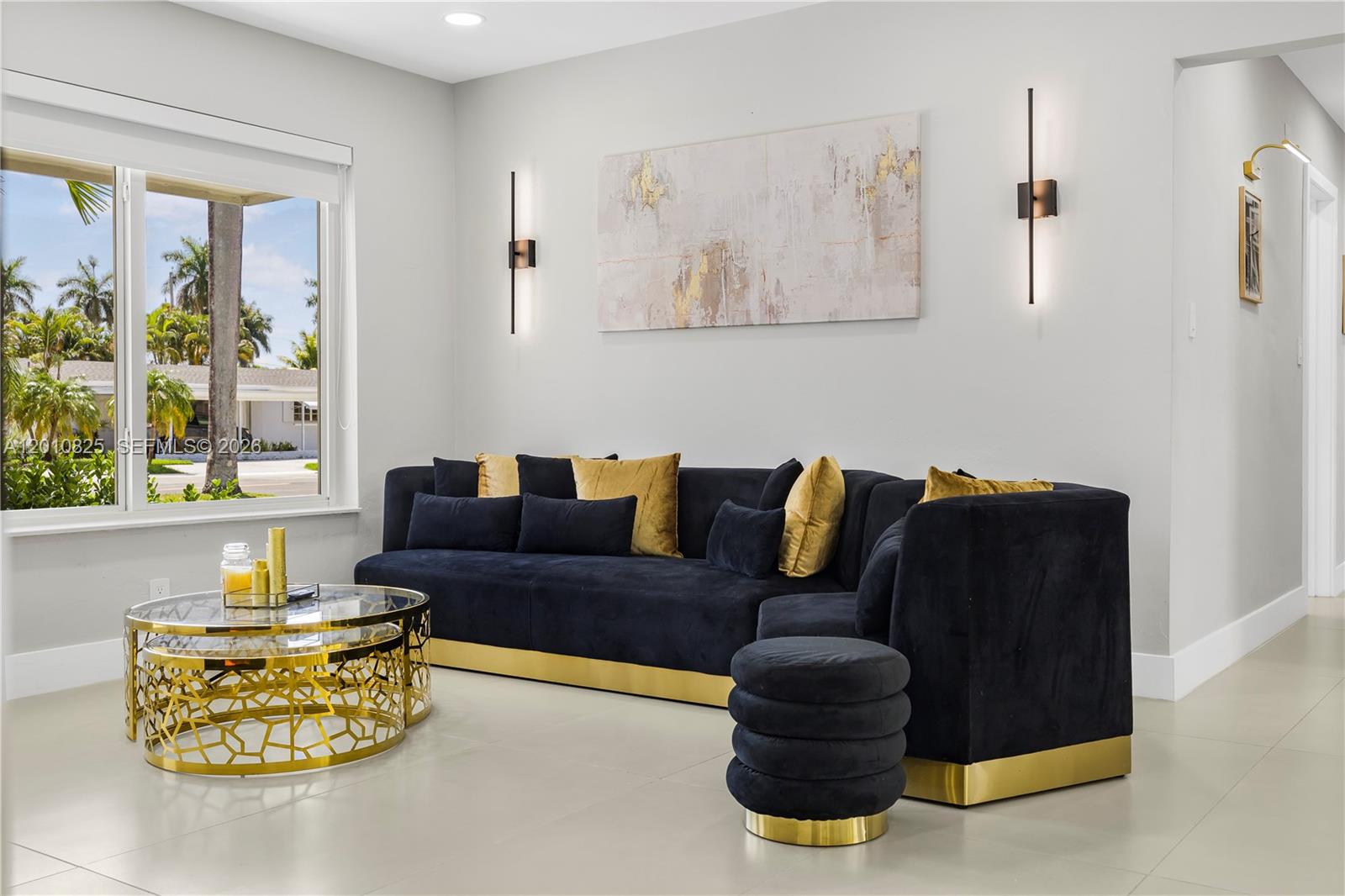 COUNTRY CLUB HOMES - Residential