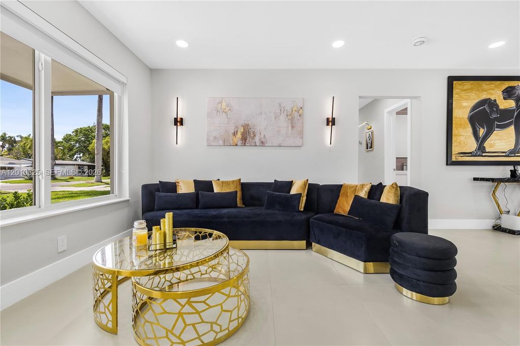 Photo of 1104 N 13th Ter, Hollywood, FL 33019 (MLS # A12010825)