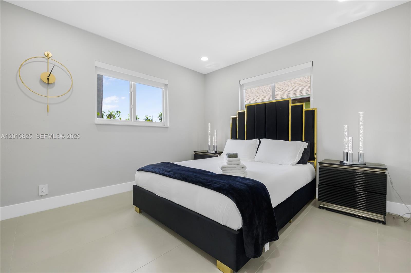 COUNTRY CLUB HOMES - Residential