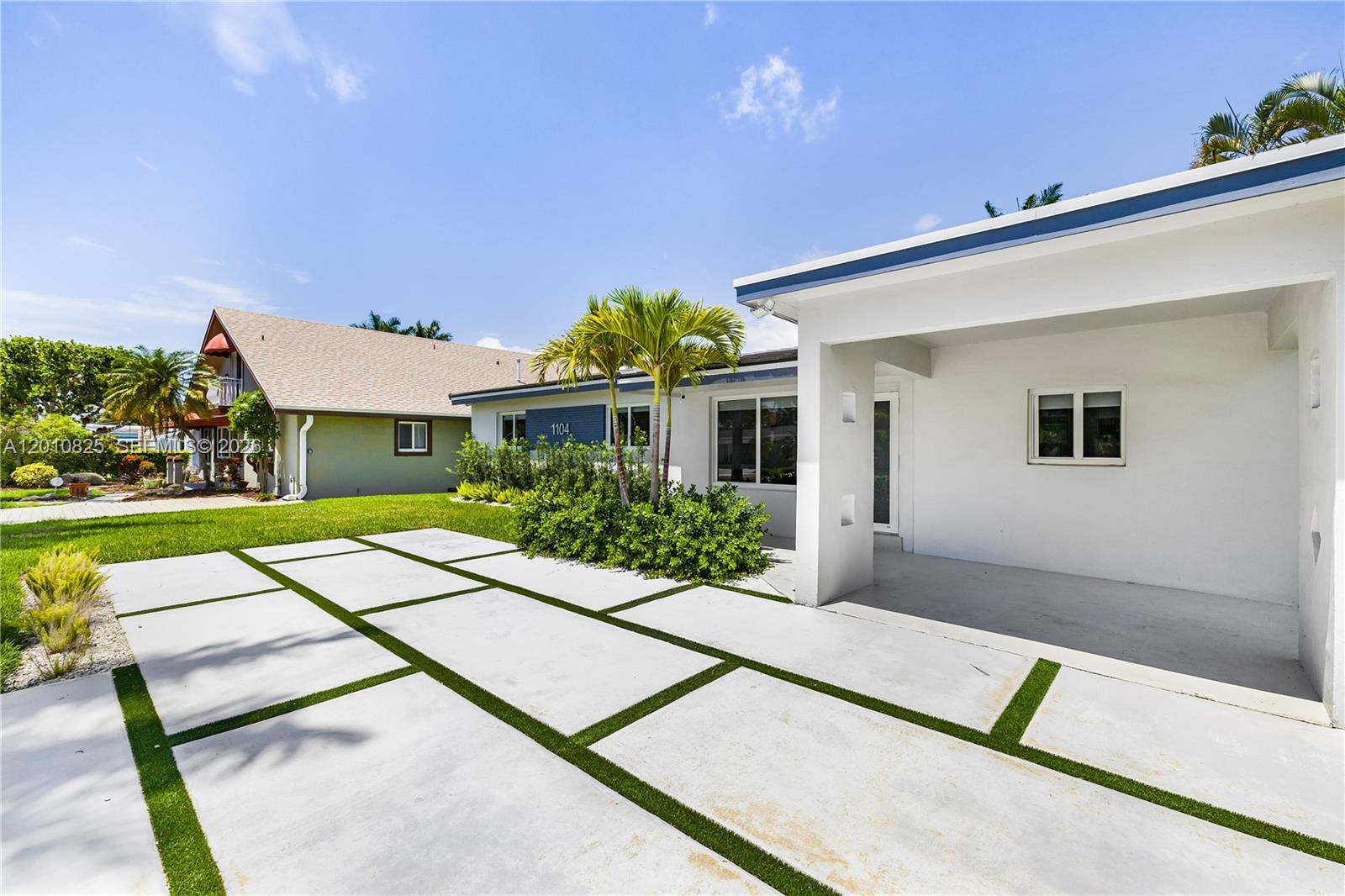 COUNTRY CLUB HOMES - Residential