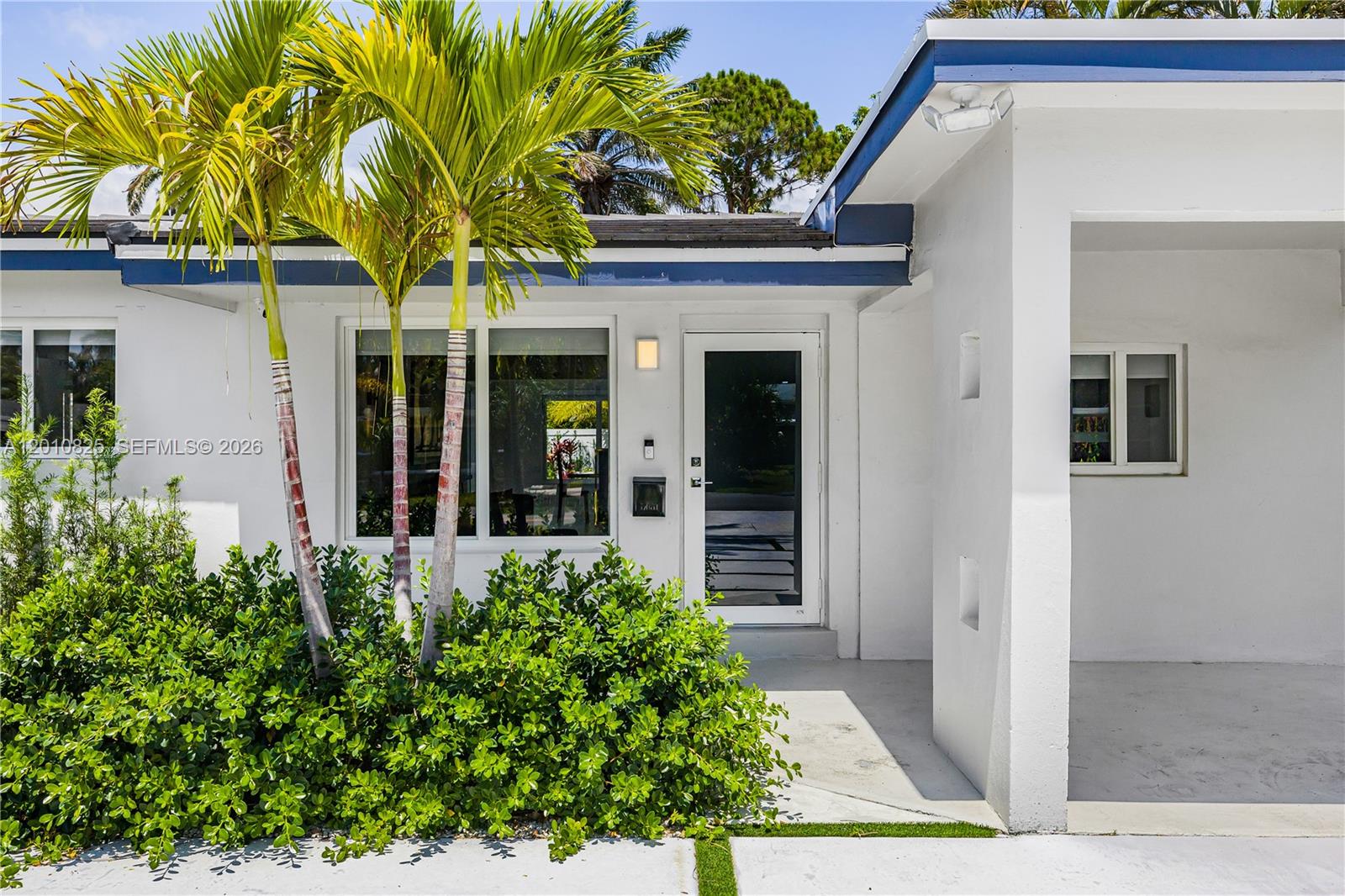 COUNTRY CLUB HOMES - Residential