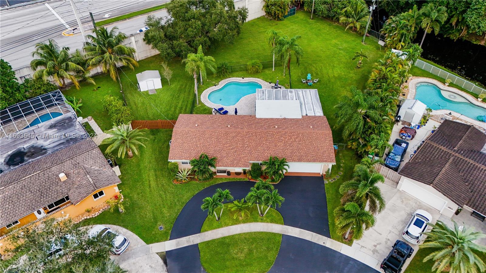 4900 SW 88th Ter