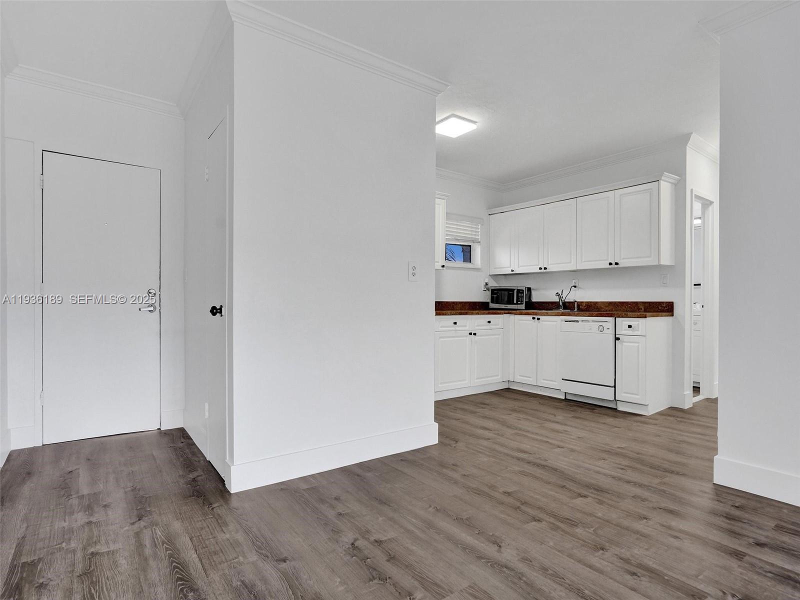 LINCOLN TOWERS CONDO - Residential Lease