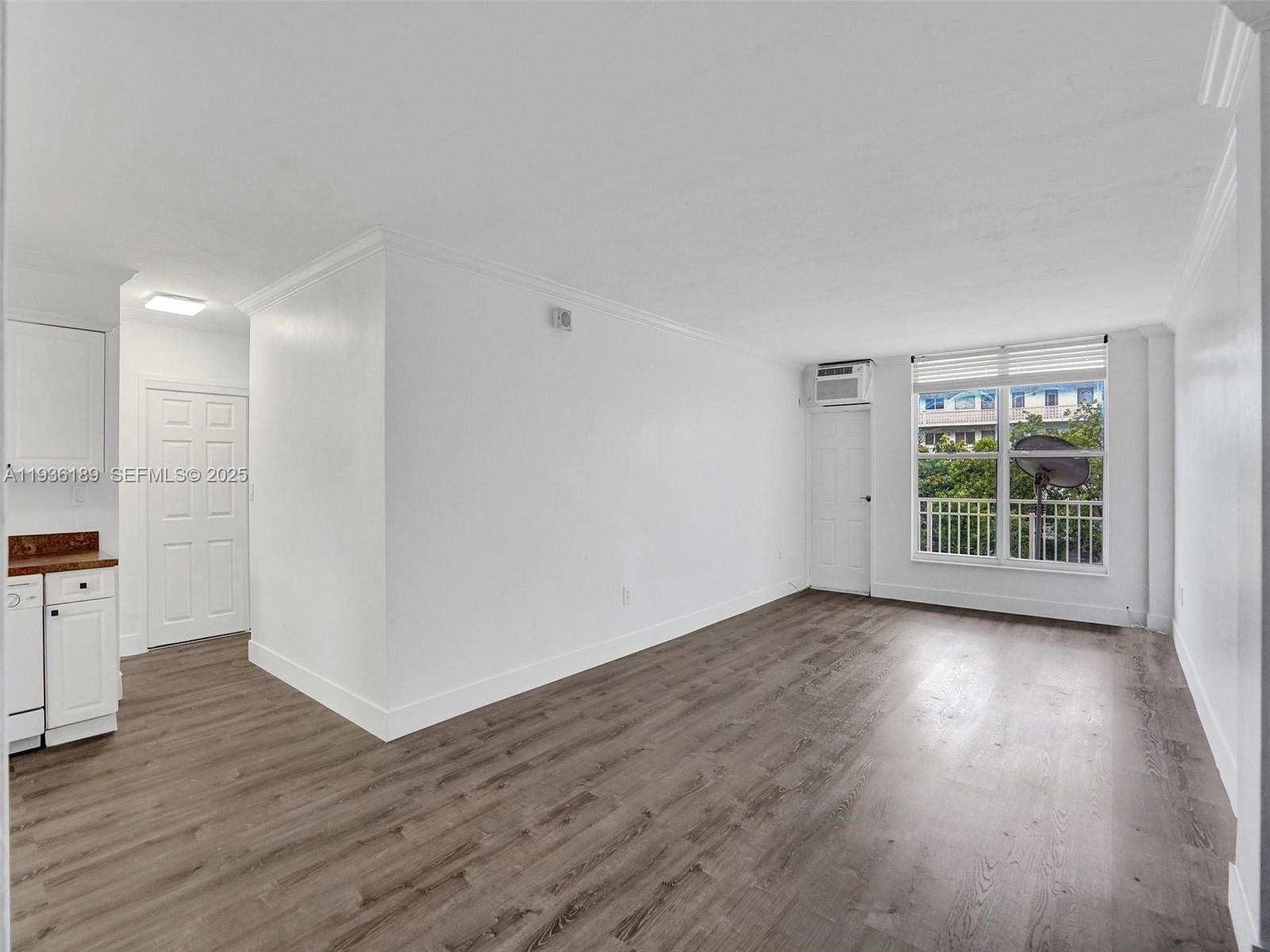 LINCOLN TOWERS CONDO - Residential Lease