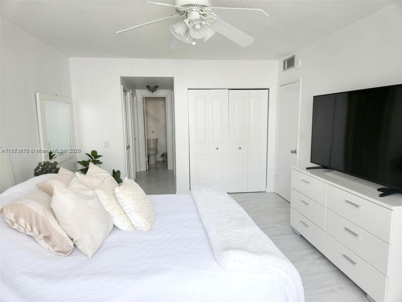 HILLCREST EAST NO 23 COND - Residential