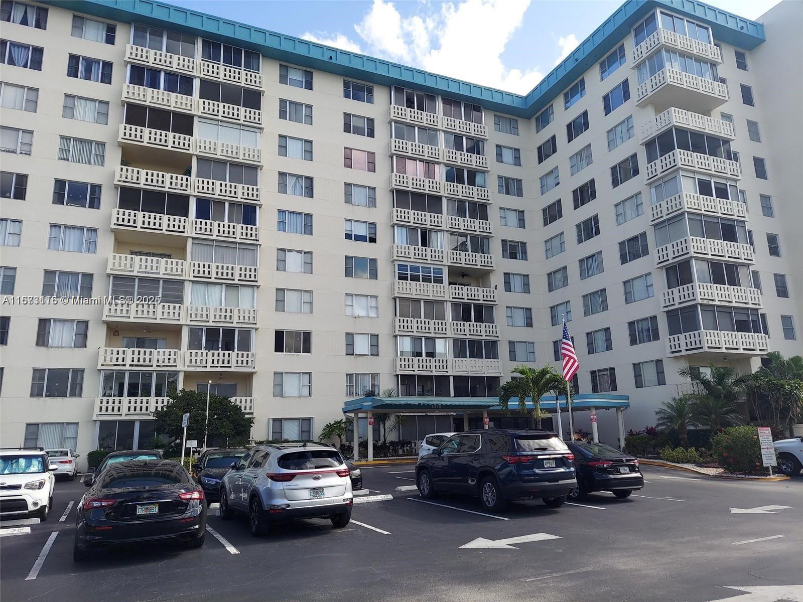 HILLCREST EAST NO 23 COND - Residential