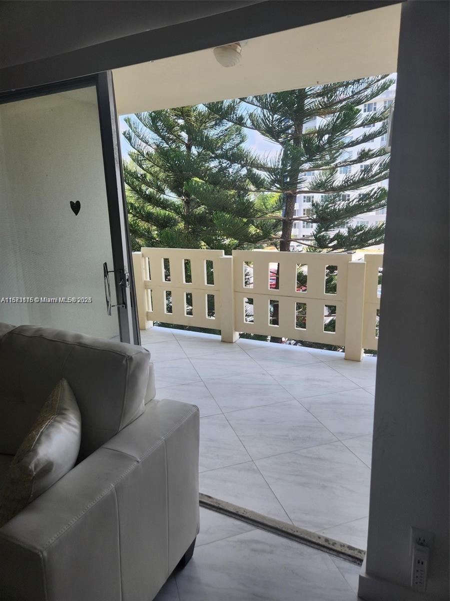 HILLCREST EAST NO 23 COND - Residential