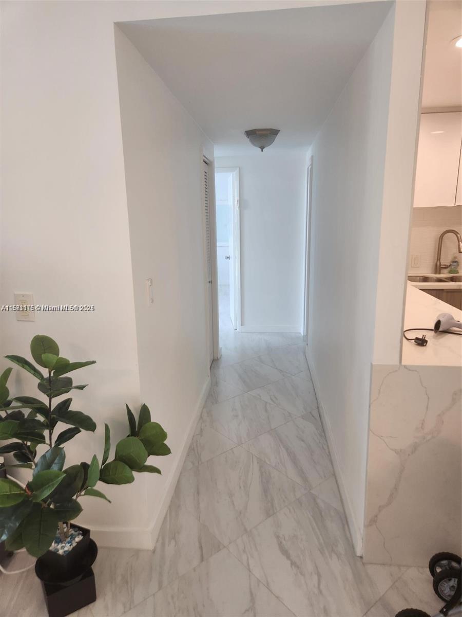 HILLCREST EAST NO 23 COND - Residential