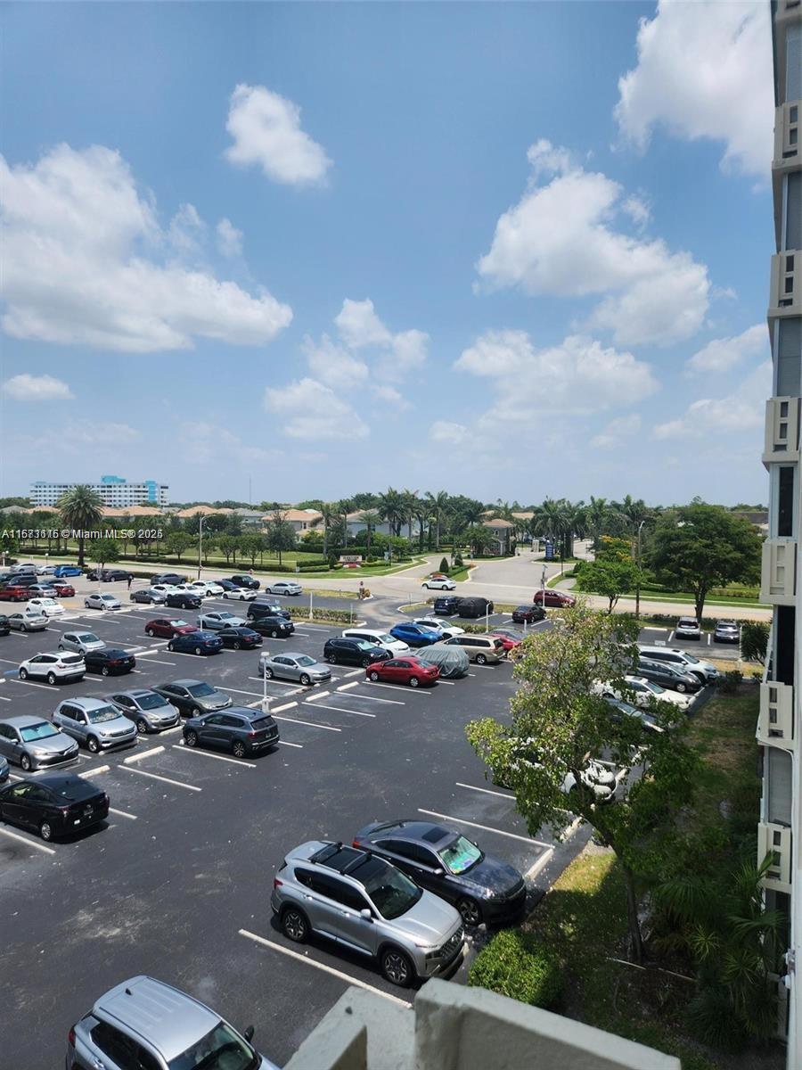 HILLCREST EAST NO 23 COND - Residential