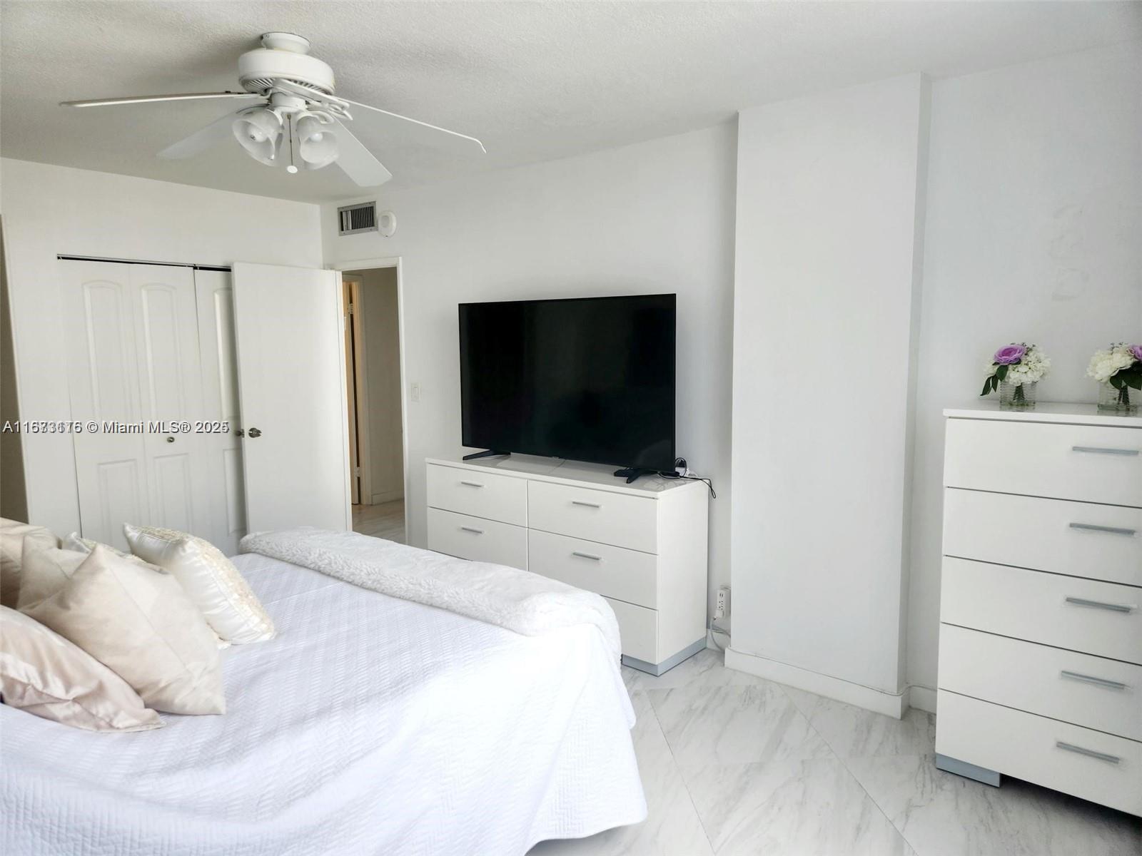 HILLCREST EAST NO 23 COND - Residential