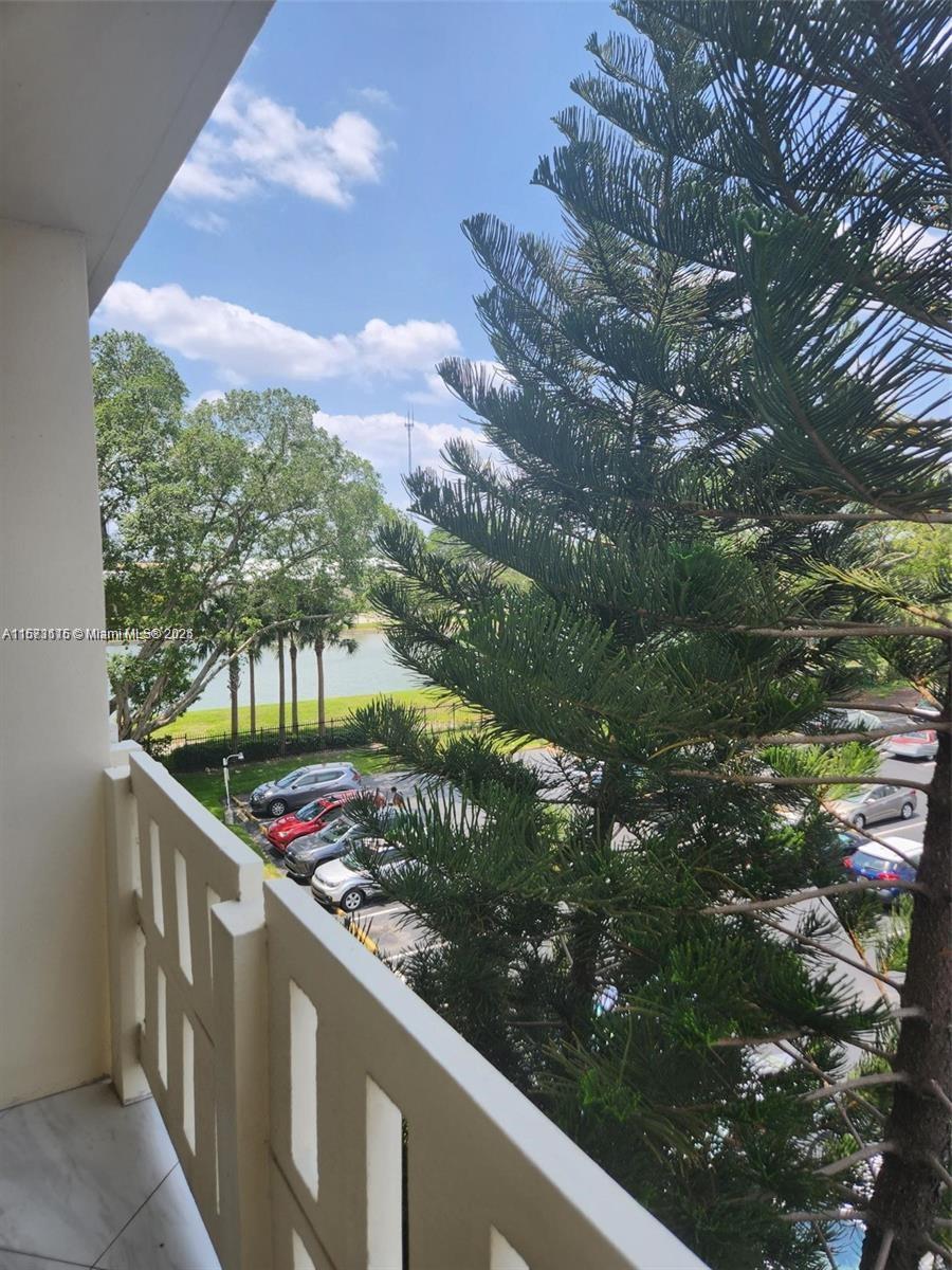 HILLCREST EAST NO 23 COND - Residential