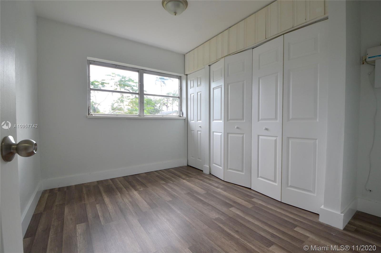 LYONS PARK - Residential