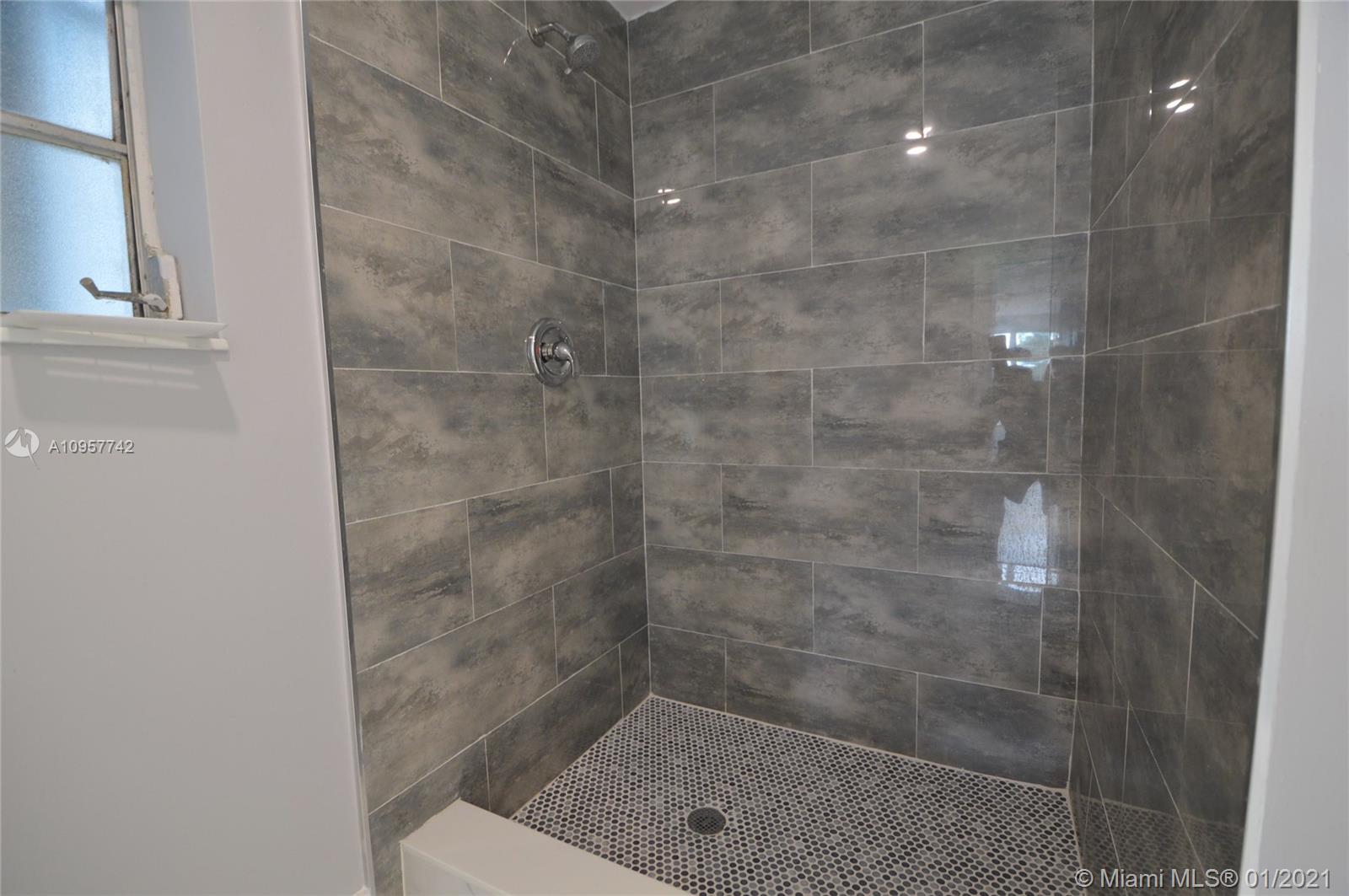 LYONS PARK - Residential