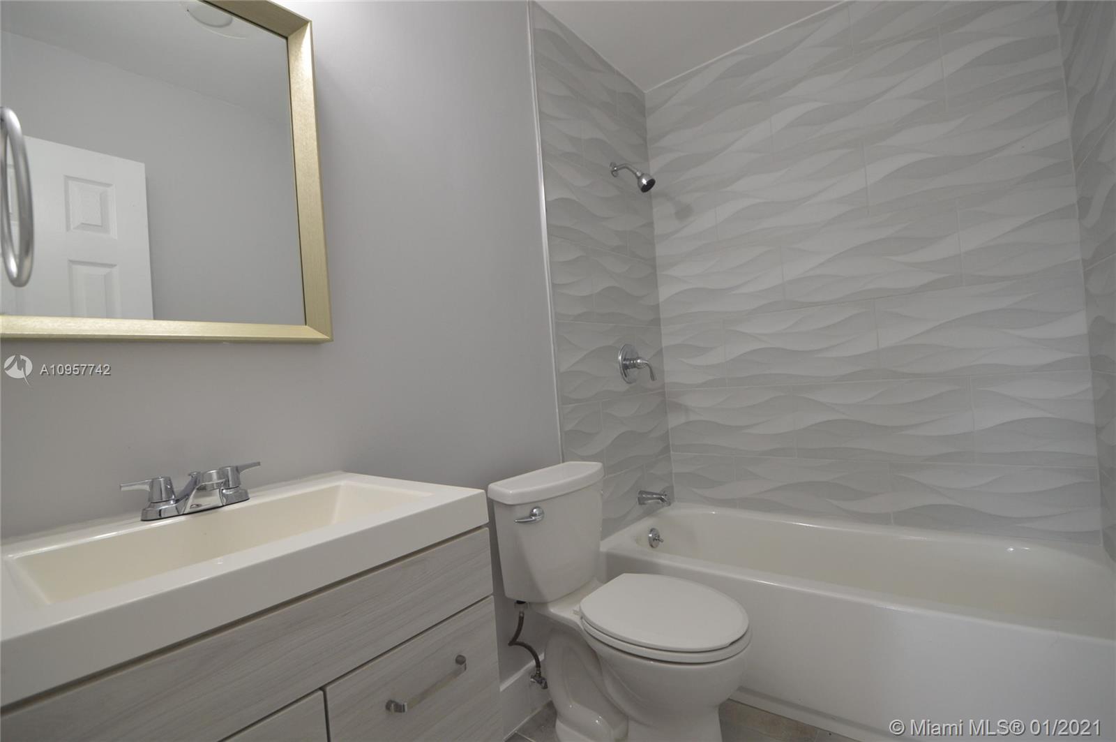 LYONS PARK - Residential