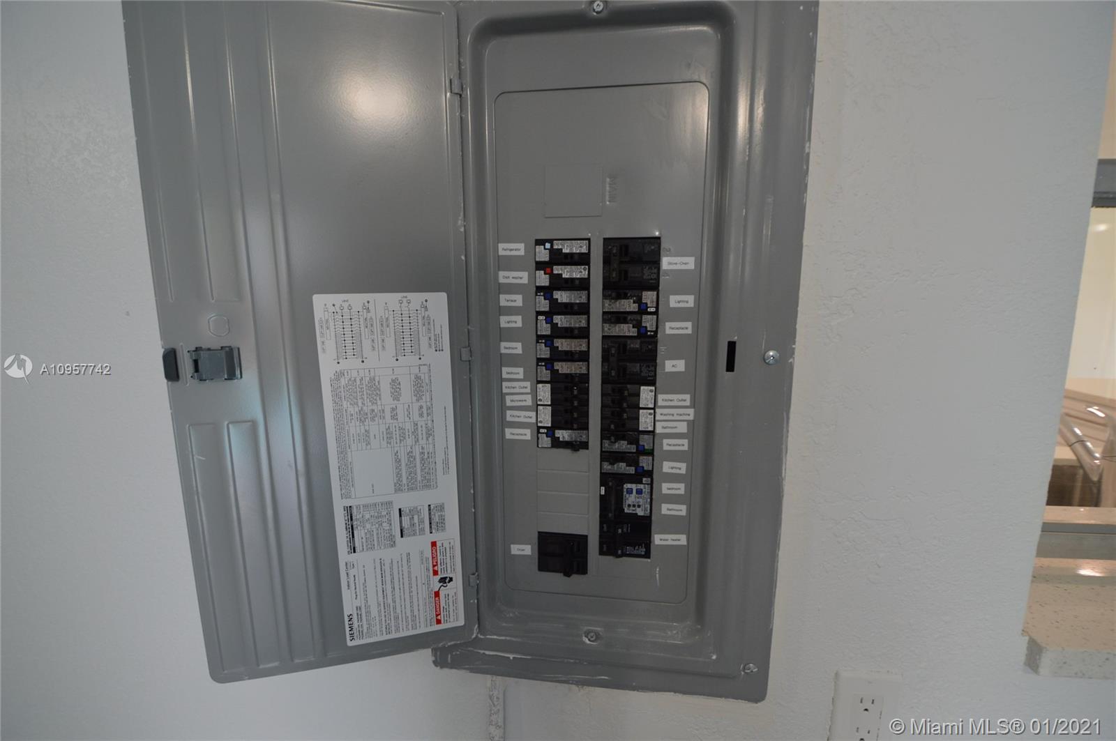 LYONS PARK - Residential