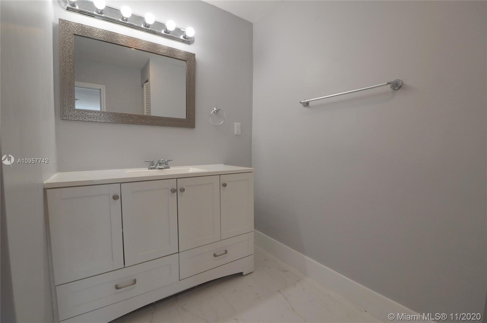 LYONS PARK - Residential