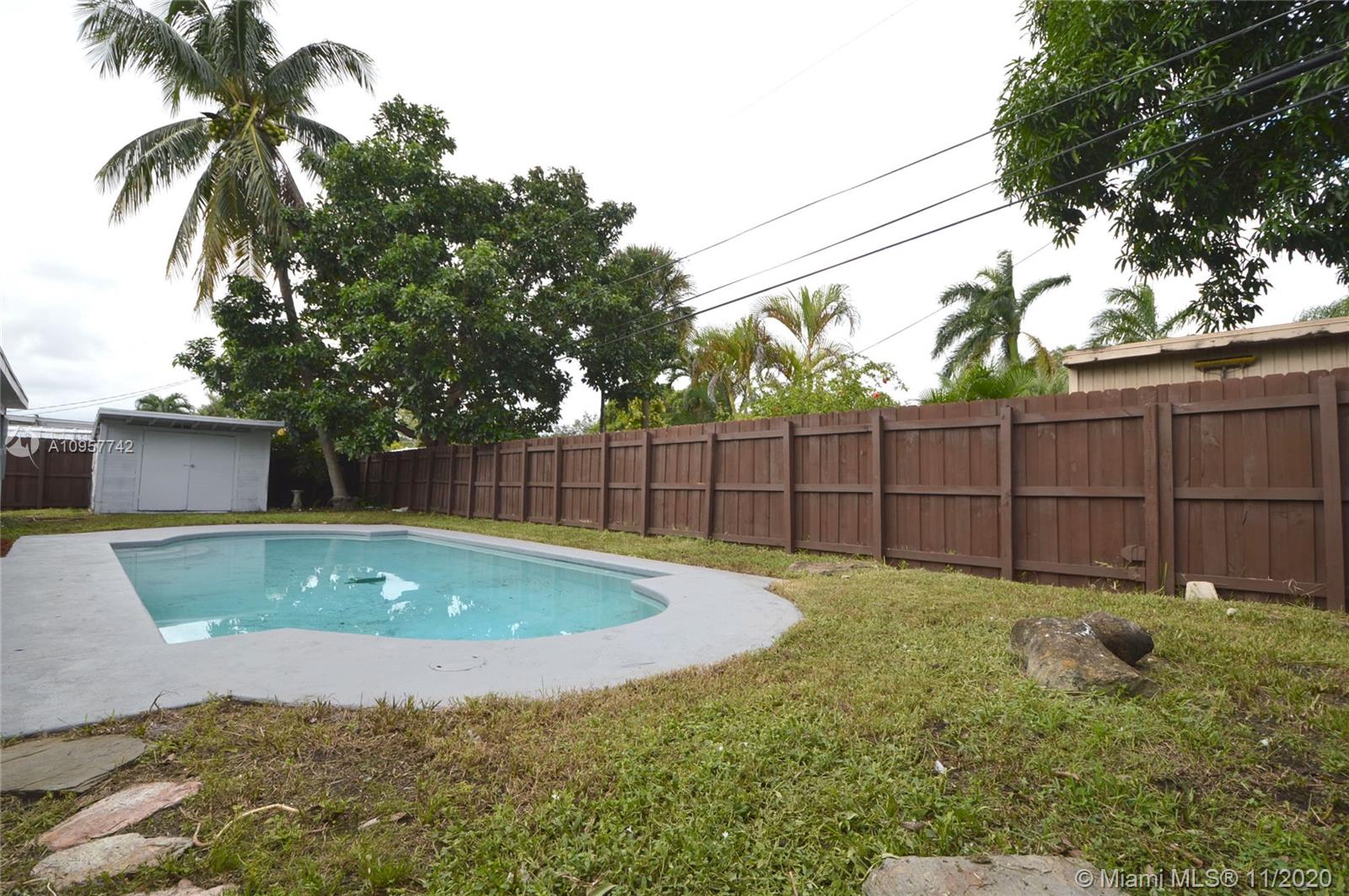 LYONS PARK - Residential