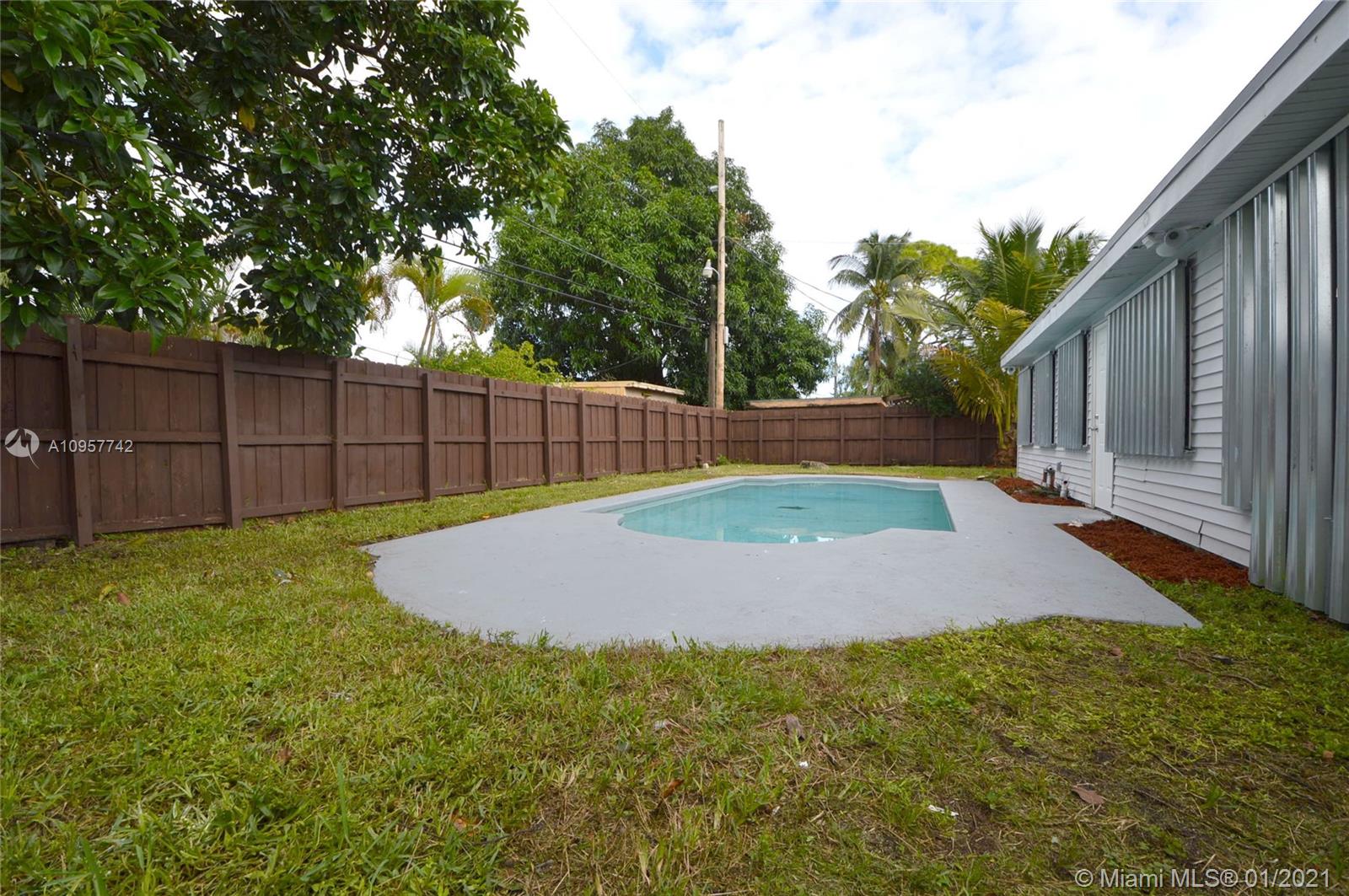 LYONS PARK - Residential