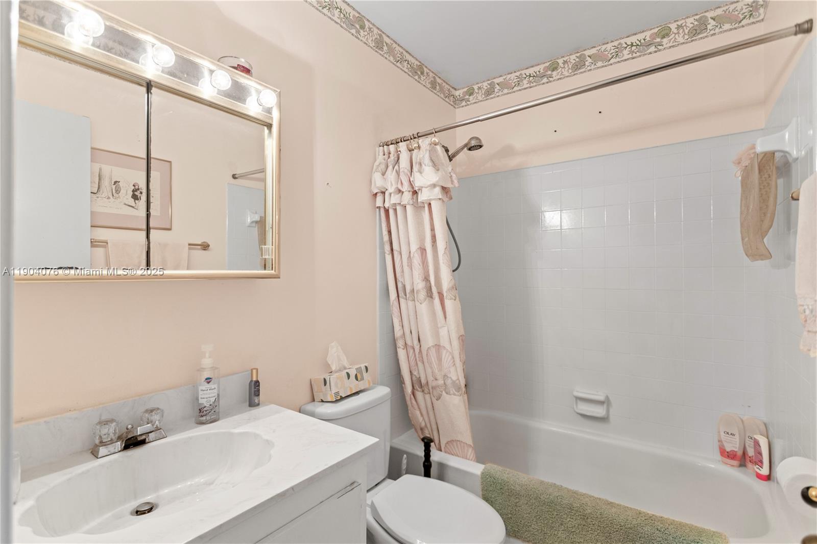 SHADYWOODS PH ONE - Residential