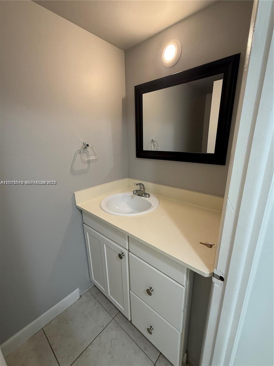 THE FORGE CONDO - Residential Lease