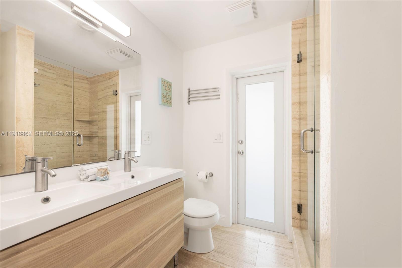 TROPICAL BAY - Residential