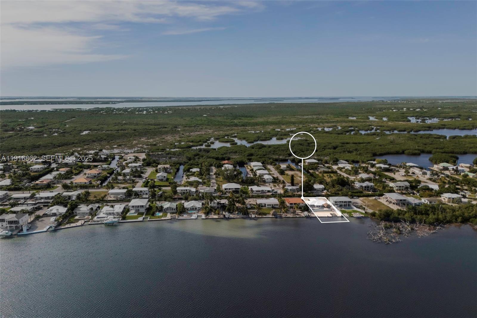 TROPICAL BAY - Residential