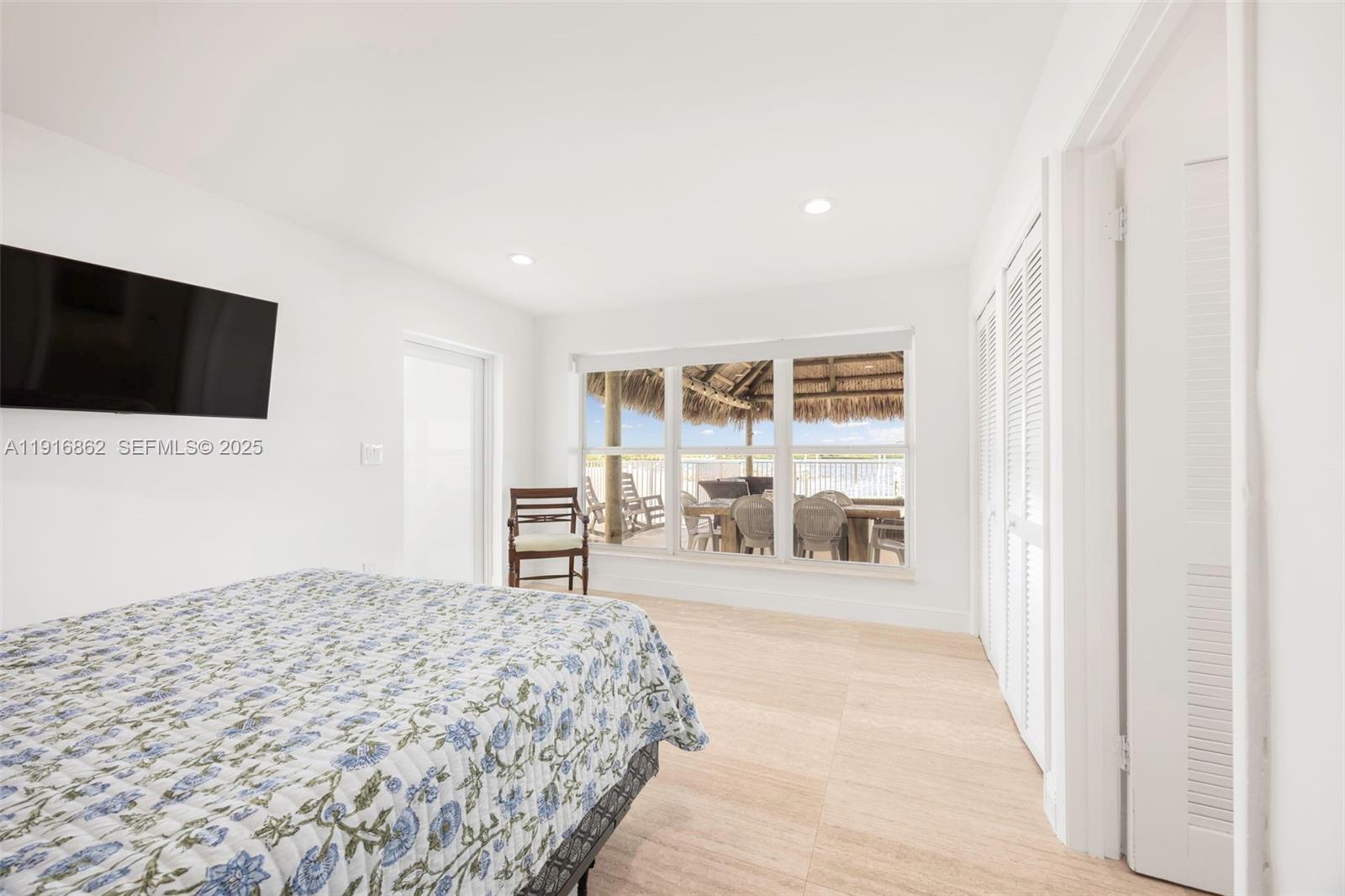 TROPICAL BAY - Residential