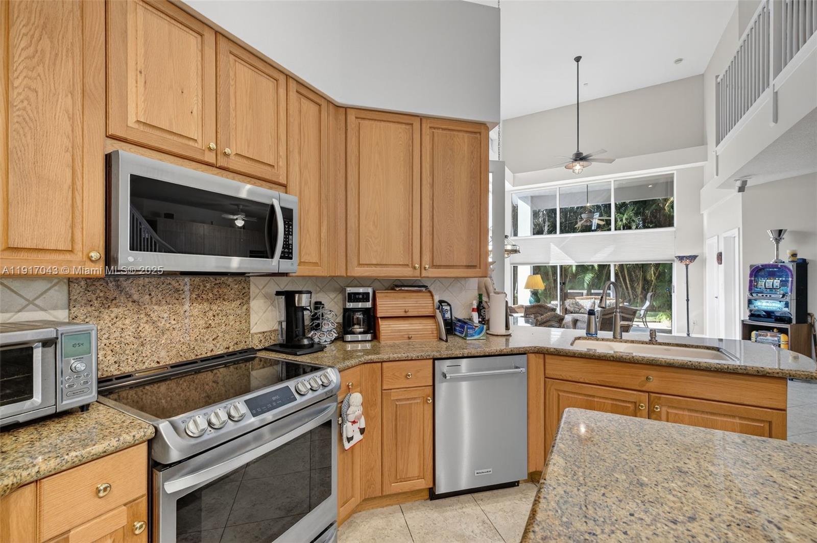 ROLLING HILLS GOLF & TENN - Residential