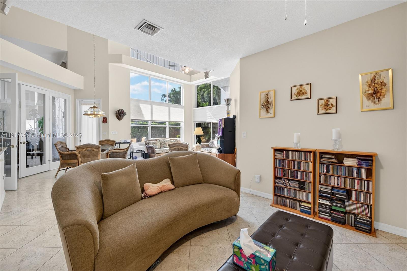 ROLLING HILLS GOLF & TENN - Residential