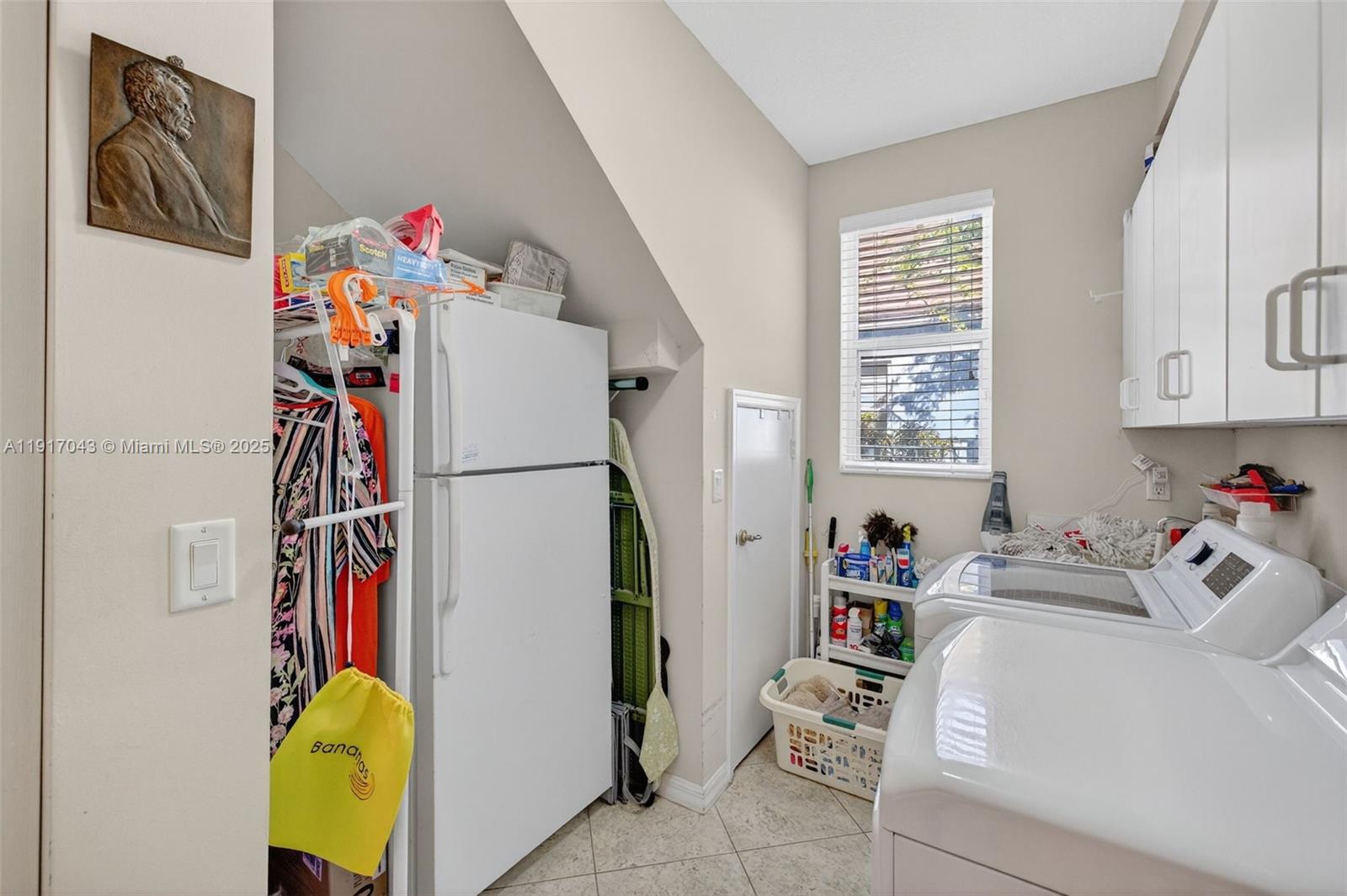 ROLLING HILLS GOLF & TENN - Residential