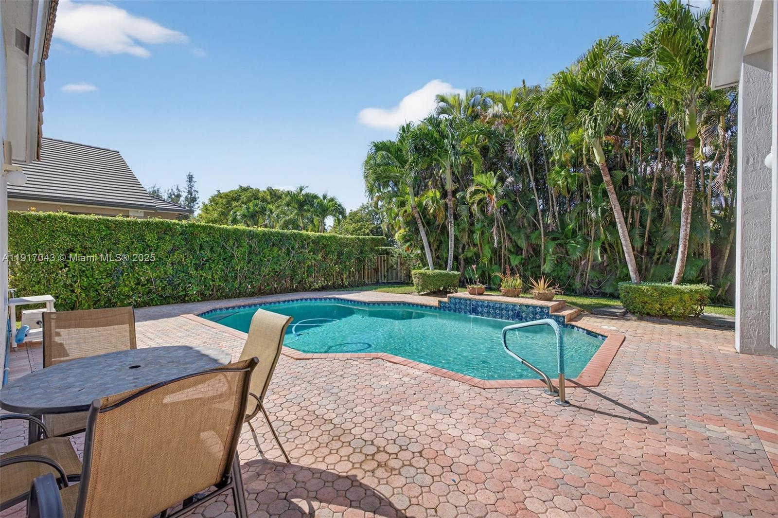 ROLLING HILLS GOLF & TENN - Residential