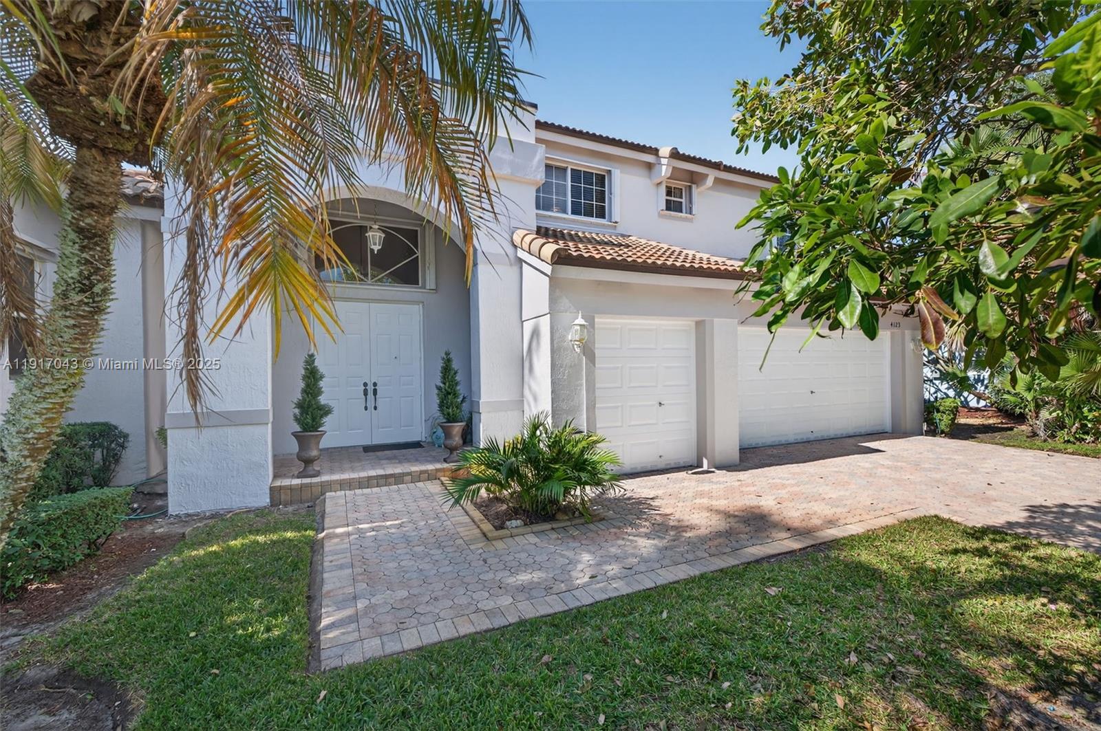 4123 W Lake Estates Dr