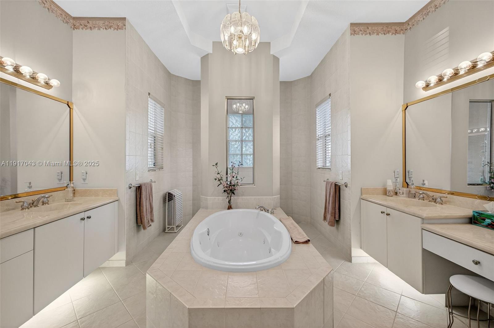 ROLLING HILLS GOLF & TENN - Residential