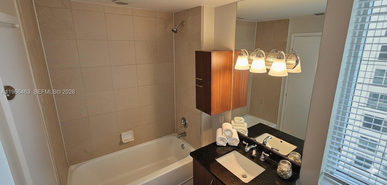 300 S Biscayne Blvd T-1711