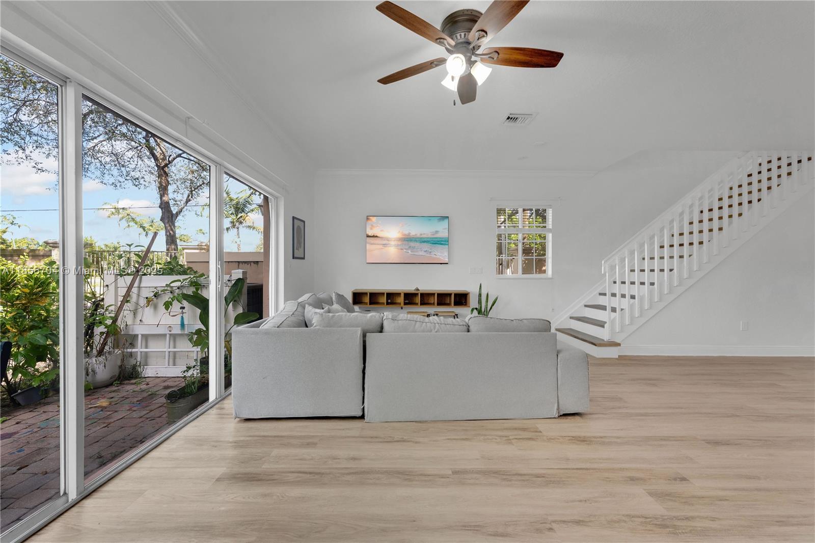 8080 NW 27th St