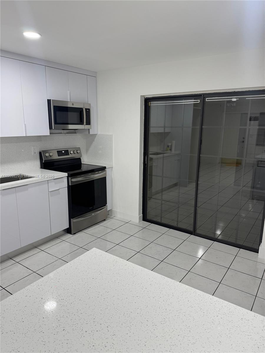 HAMMOCKS SEC 3 - Residential Lease