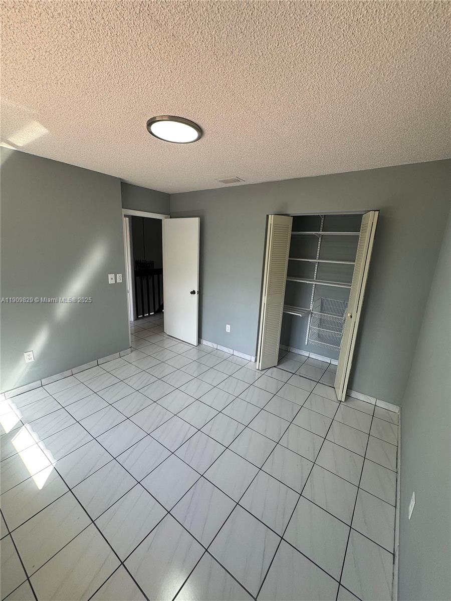 HAMMOCKS SEC 3 - Residential Lease