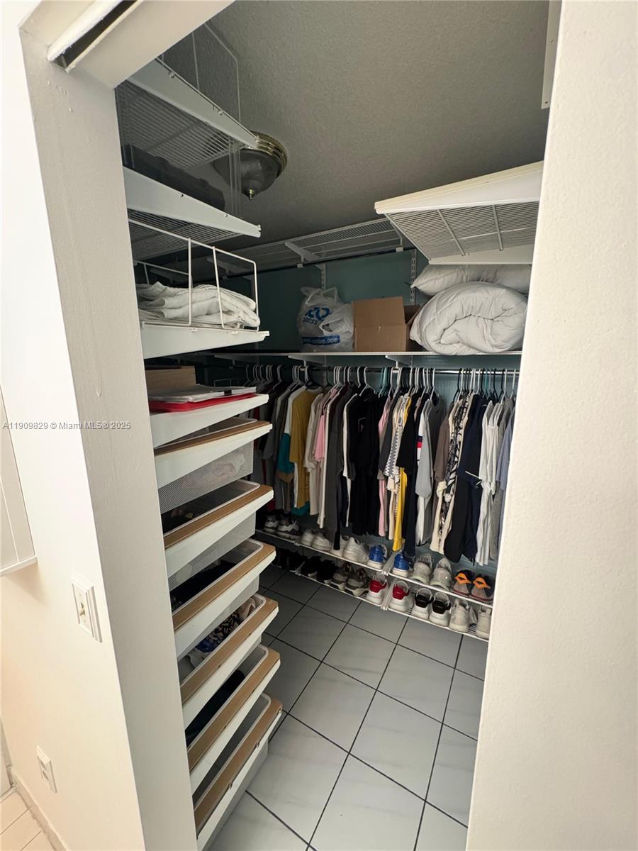 HAMMOCKS SEC 3 - Residential Lease