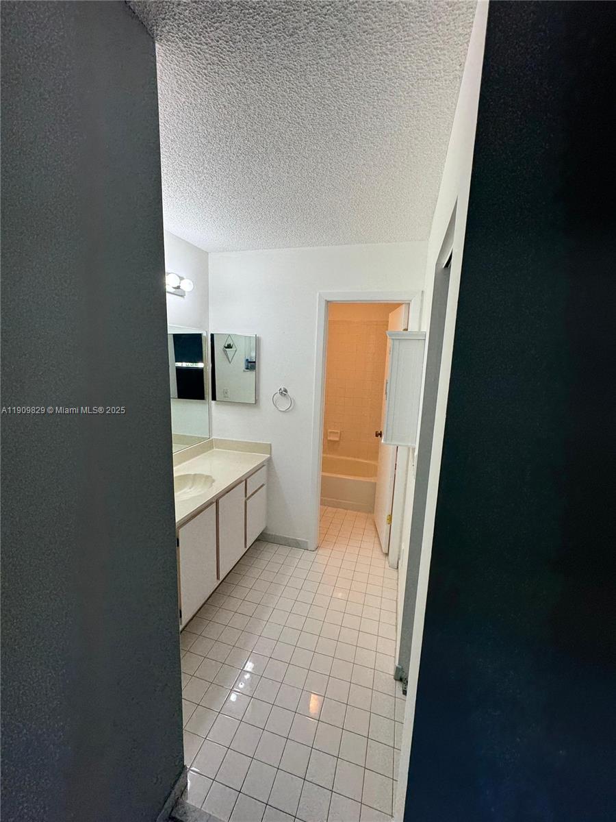 HAMMOCKS SEC 3 - Residential Lease