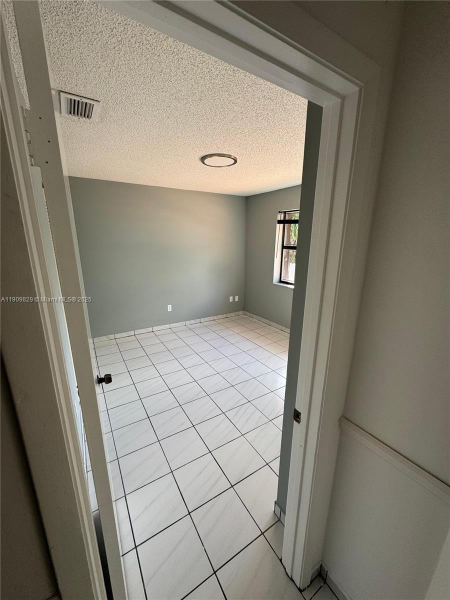 HAMMOCKS SEC 3 - Residential Lease