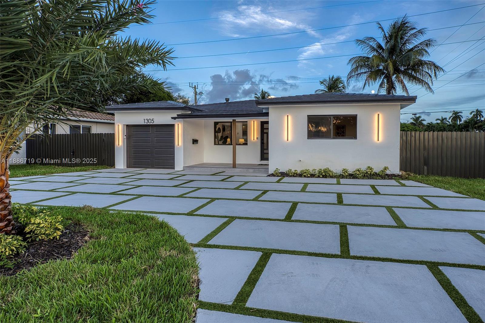 CENTRAL GOLF SEC OF HOLLY - Residential