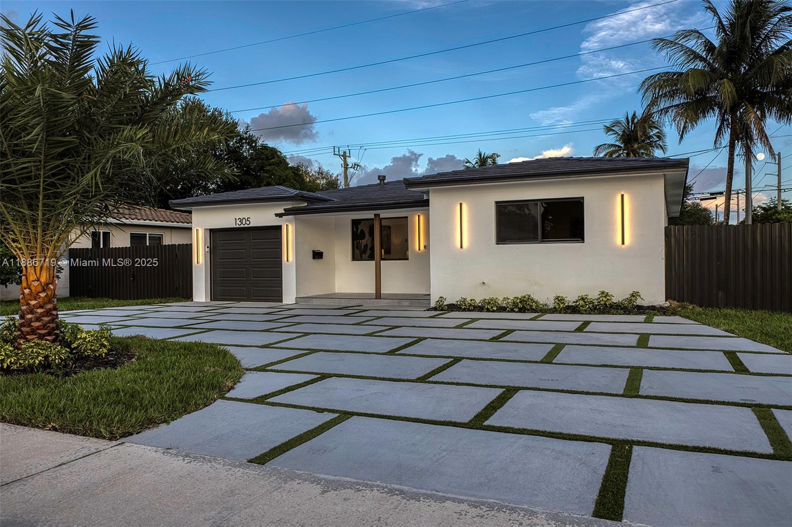 CENTRAL GOLF SEC OF HOLLY - Residential