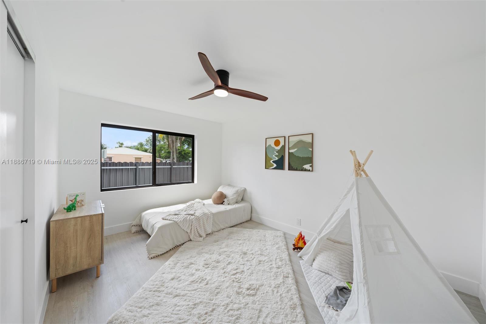 CENTRAL GOLF SEC OF HOLLY - Residential