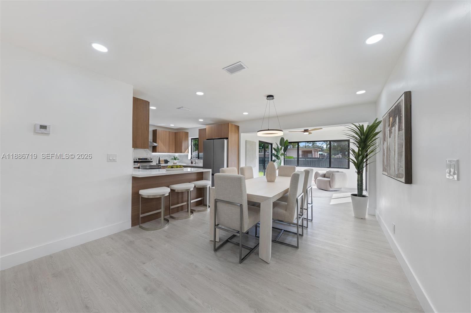 CENTRAL GOLF SEC OF HOLLY - Residential