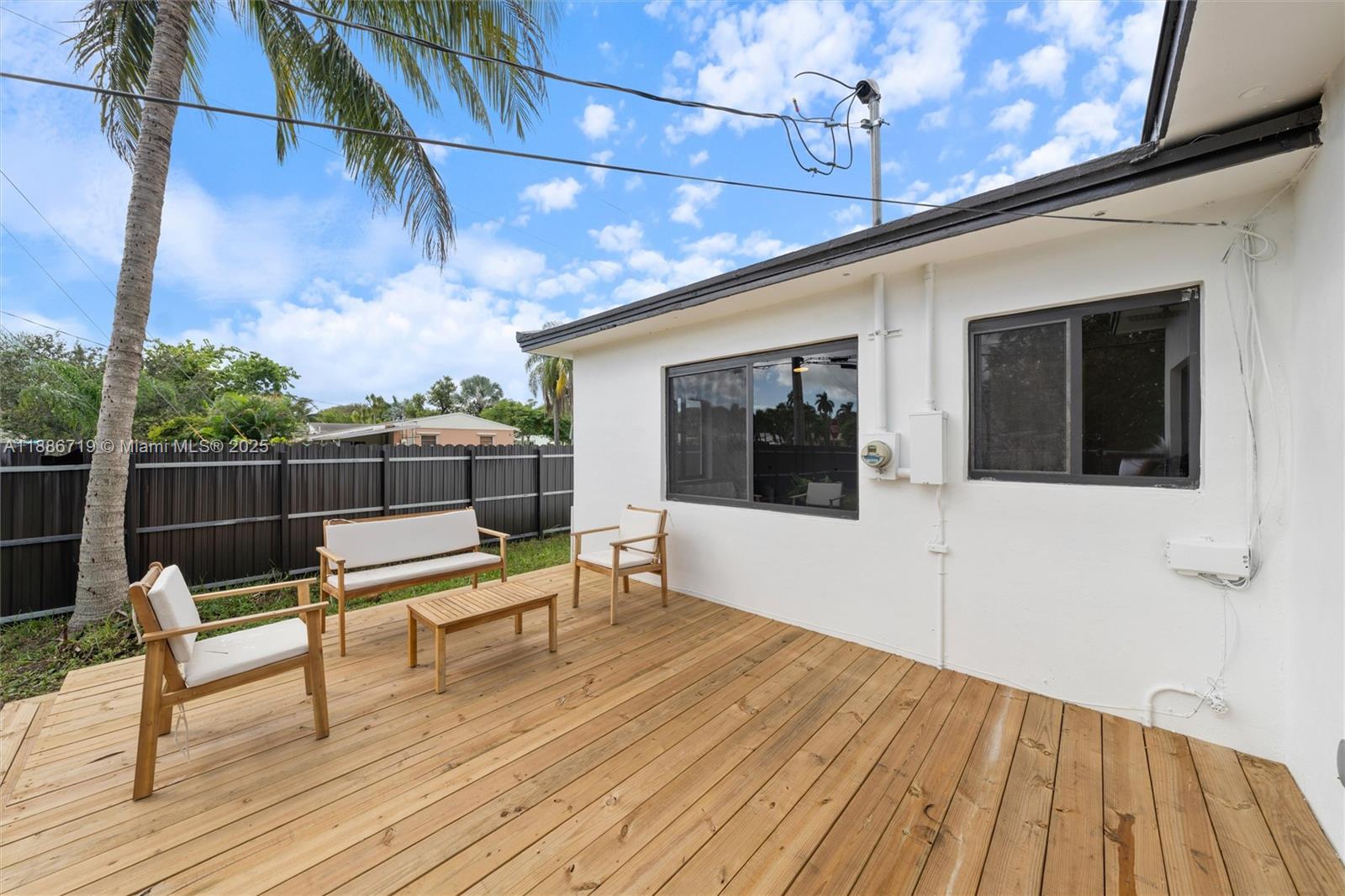 CENTRAL GOLF SEC OF HOLLY - Residential