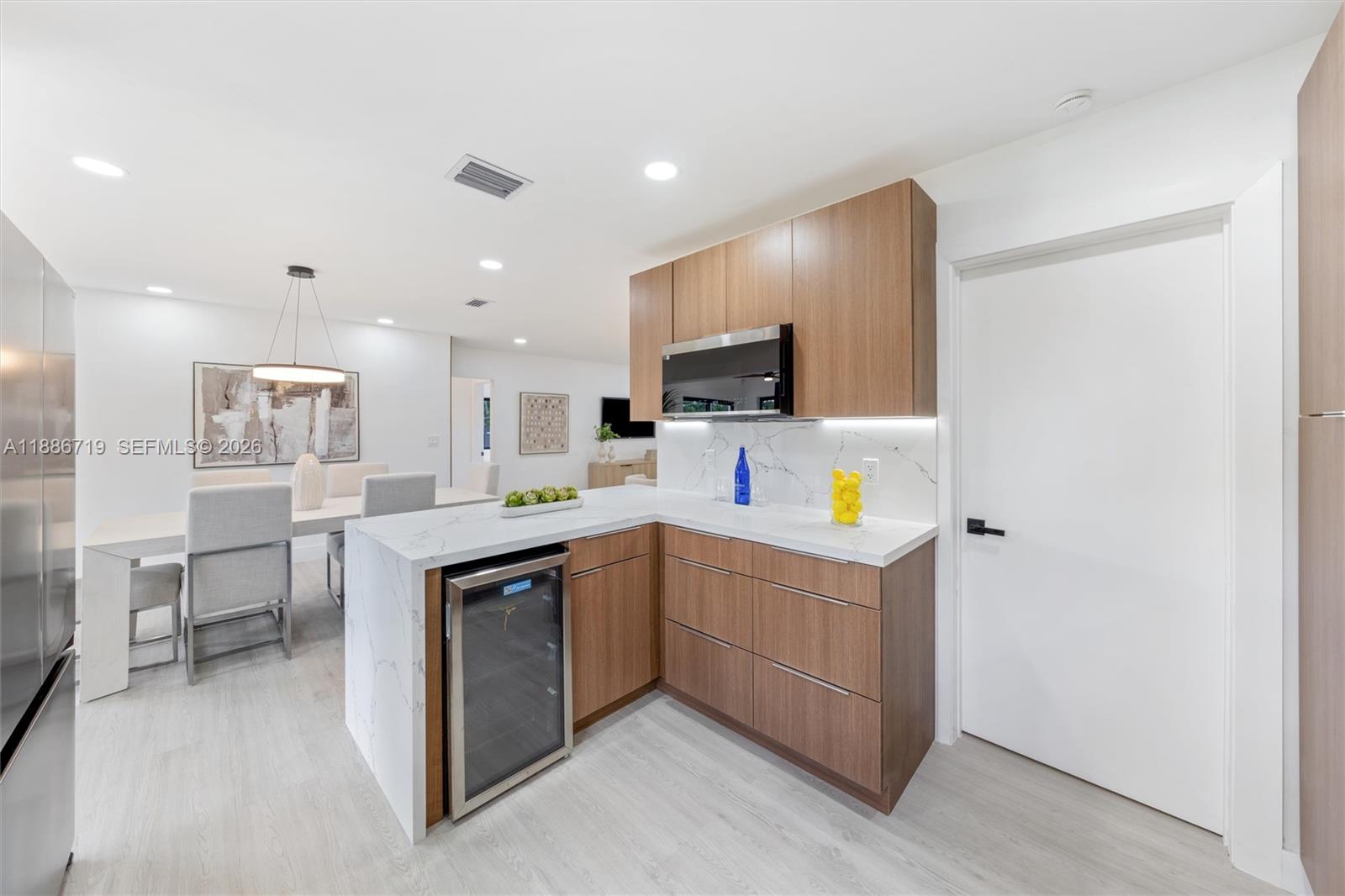 CENTRAL GOLF SEC OF HOLLY - Residential