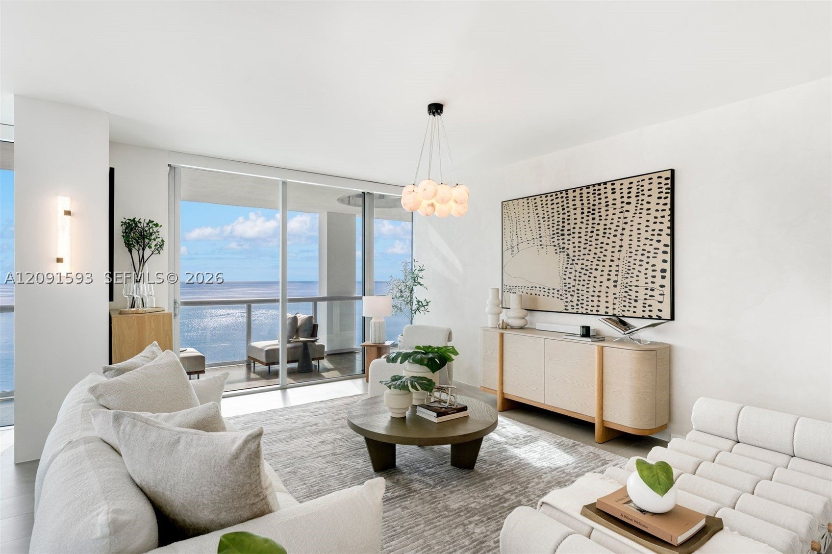 6799 Collins Ave LPH02