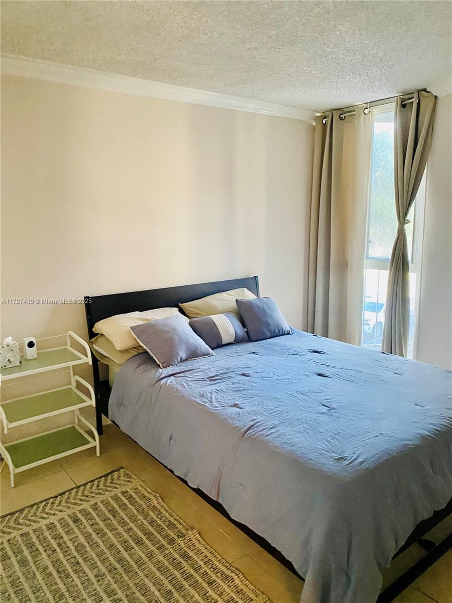 LAS BRISAS@ COUNTRY CLUB - Residential